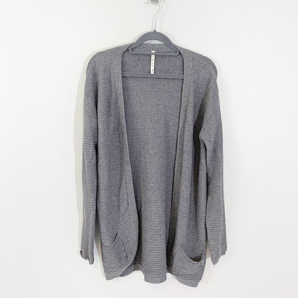 Leo & Nicole gray rounded hem long sleeve mid weight open front cardigan sweater - Picture 1 of 6